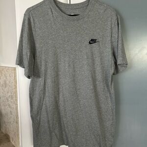 Nike T-Shirt Mens M Gray Short Sleeve Swoosh Logo The Nike Tee Crewneck Soft